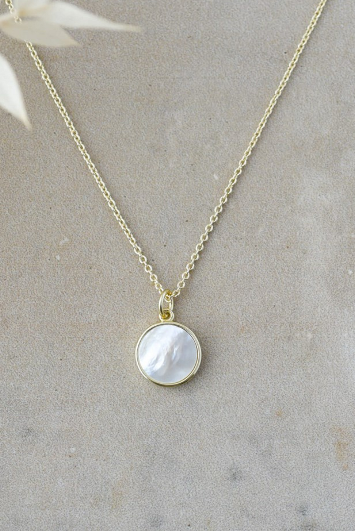 Alluring Necklace - Mother of Pearl