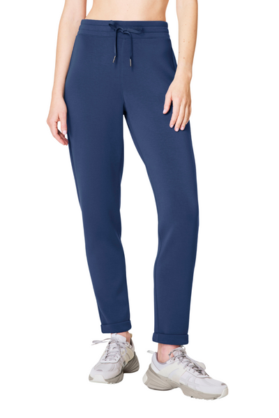 AirEssentials Tapered Pant