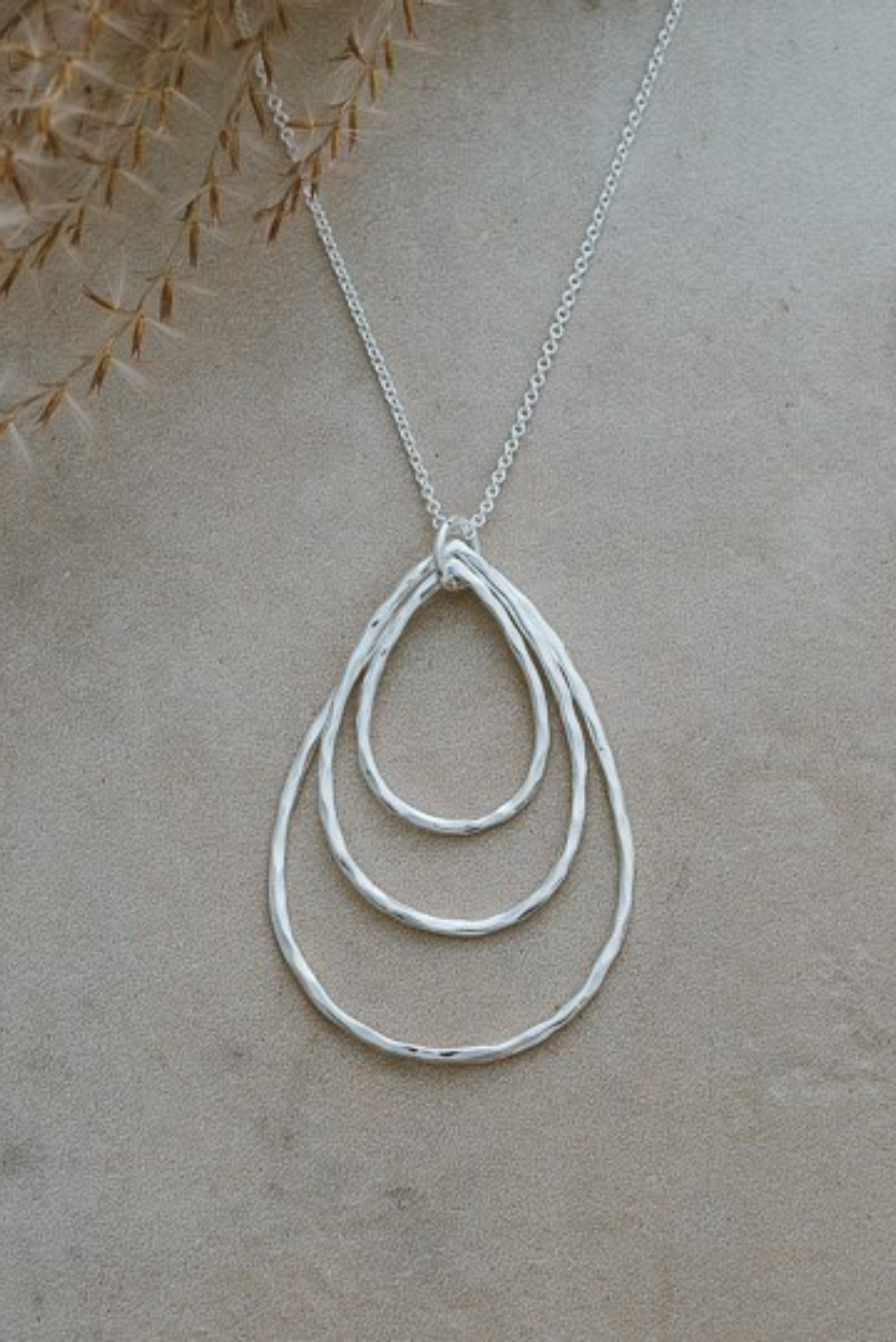 Divergence Necklace